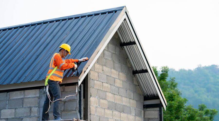 Professional gutter cleaning in Maiden, NC